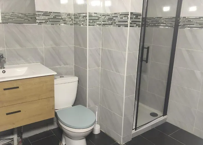 T2 Proche Gare Avec Parking A 30 Min De Paris